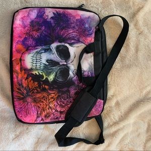 Skull laptop carrier